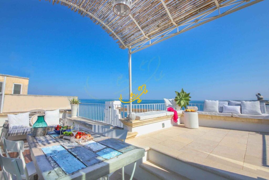 Puglia, Sea-View Apartment in the Old Town, Monopoli
