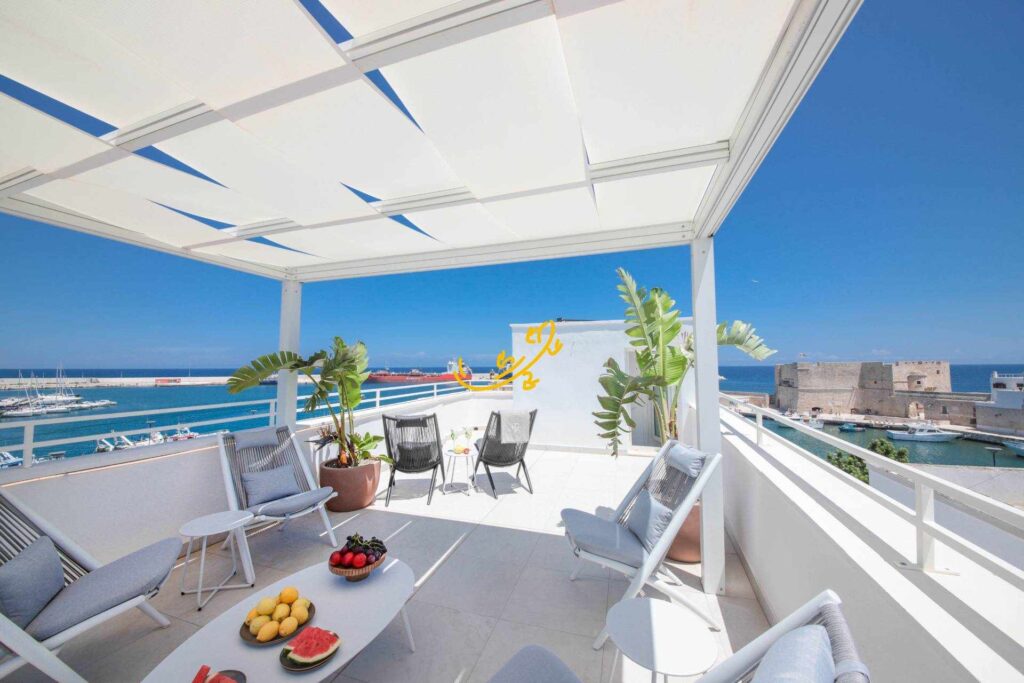 Monopoli, Palazzo B&B con vista panoramica sul mare, 220 mq