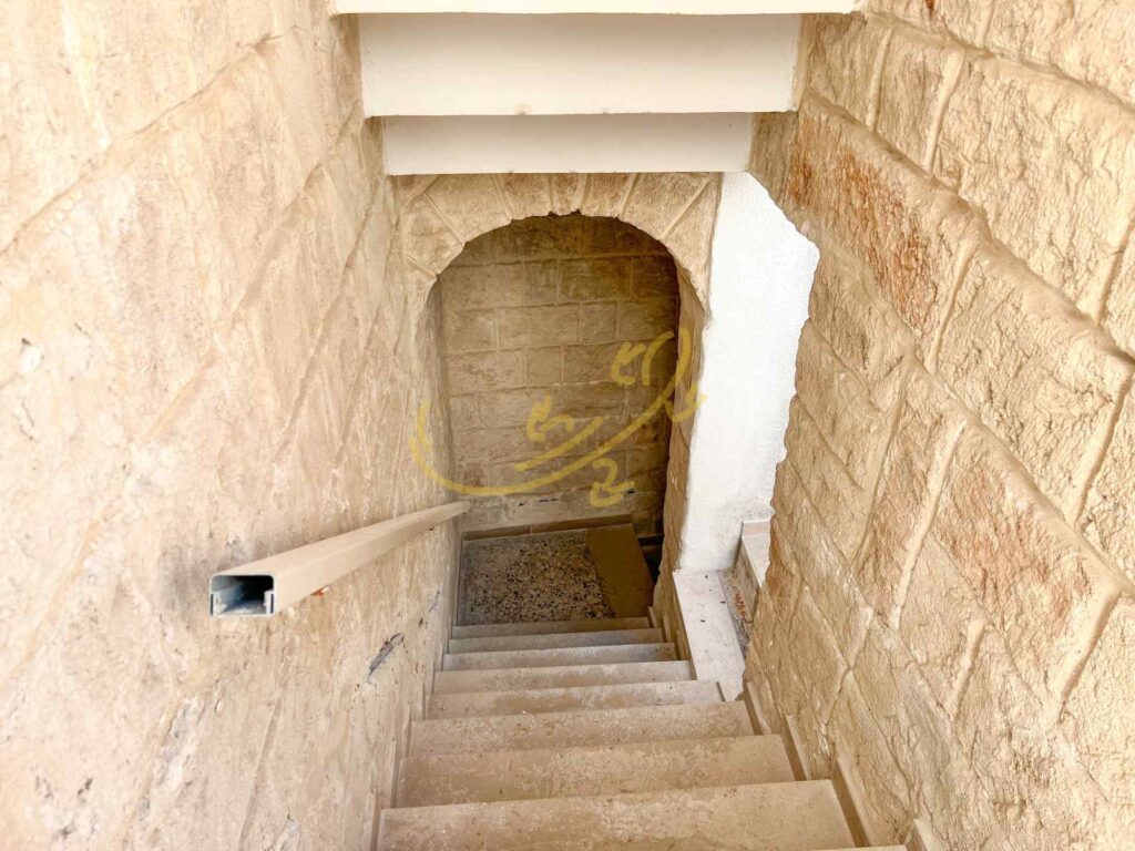 G1732483350956545